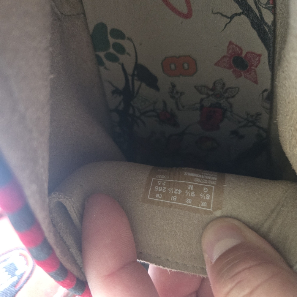 Stranger Things x Clarks Wallabee Evo Dark Sand Women Size 11 Red 012026 - Picture 8 of 10
